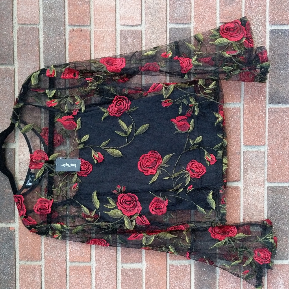 Lord and Taylor Top Size Medium - Picture 12 of 13